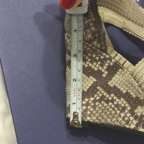 Stuart Weitzman Grasp snakeskin sandals - Picture 4 of 5